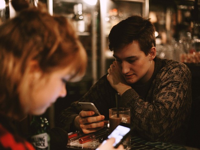 A phubbing teheti tönkre az életed