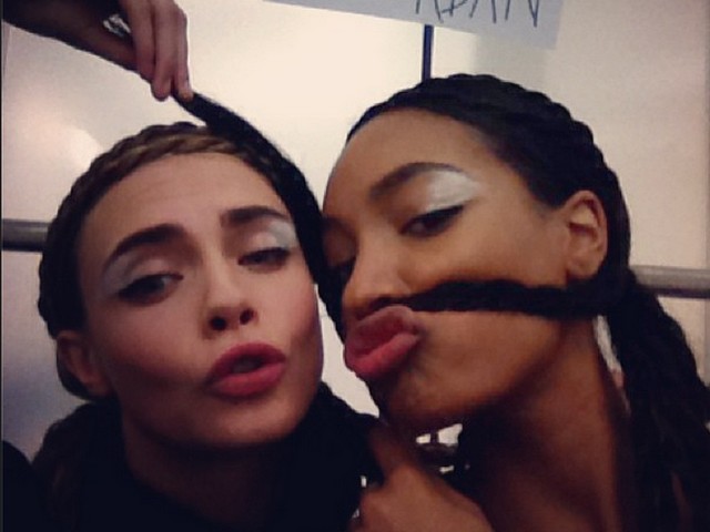 Cara Delevingne és Jourdan Dunn