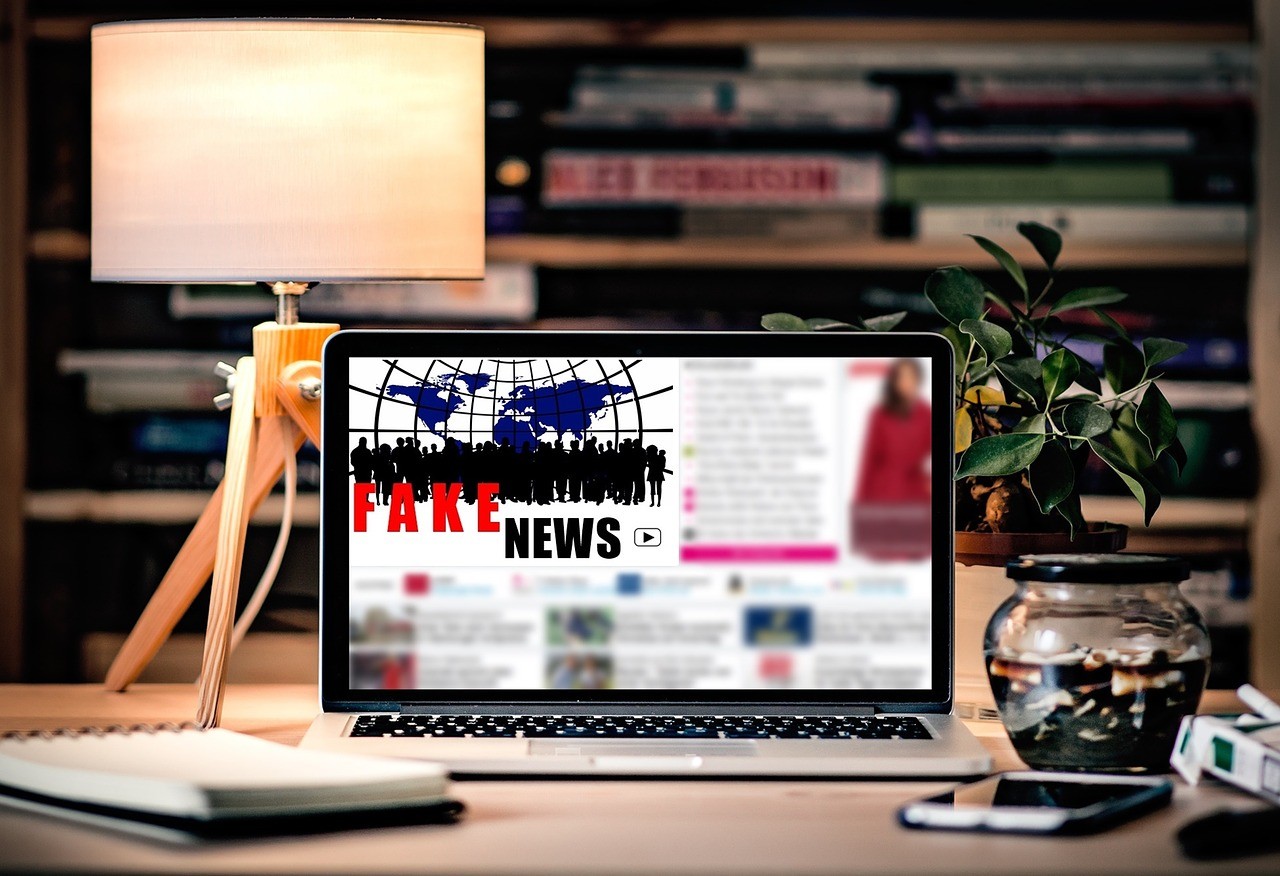 fake_news_foto_pixabay_com_pixel2013.jpg