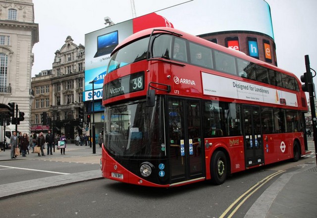 londoni busz double decker.jpg