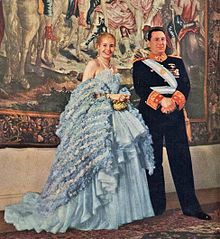 220px-juan_y_eva_oficial.jpg