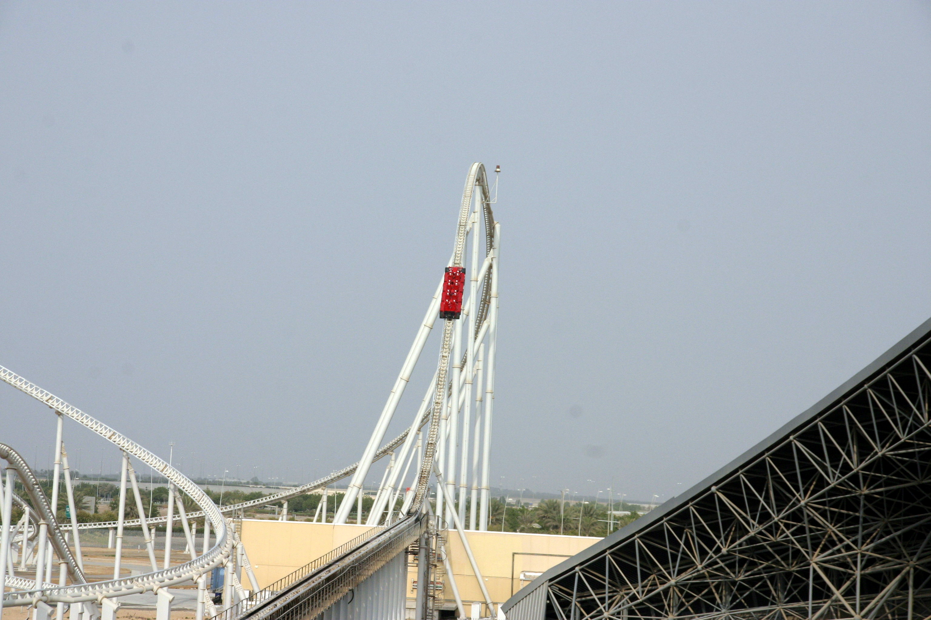 Ferrari World, Yas sziget, a világ leggyorsabb hullmávasútja