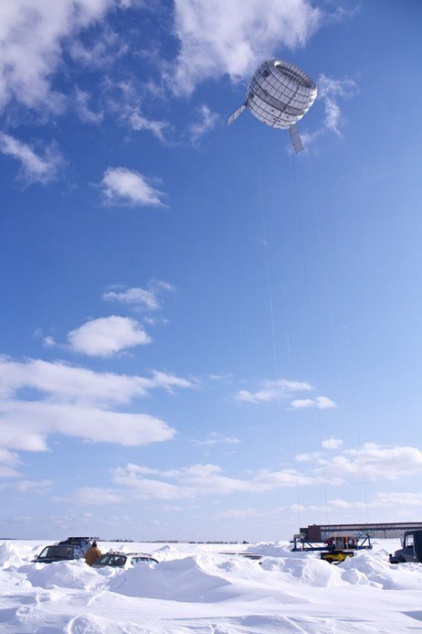 Altaeros-prototype-250ft-high_1_kutyumania.jpg