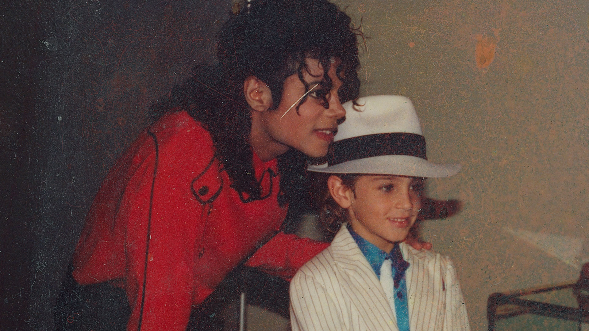 leaving-neverland-1920.jpg