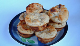Almás-tehéntúrós muffin