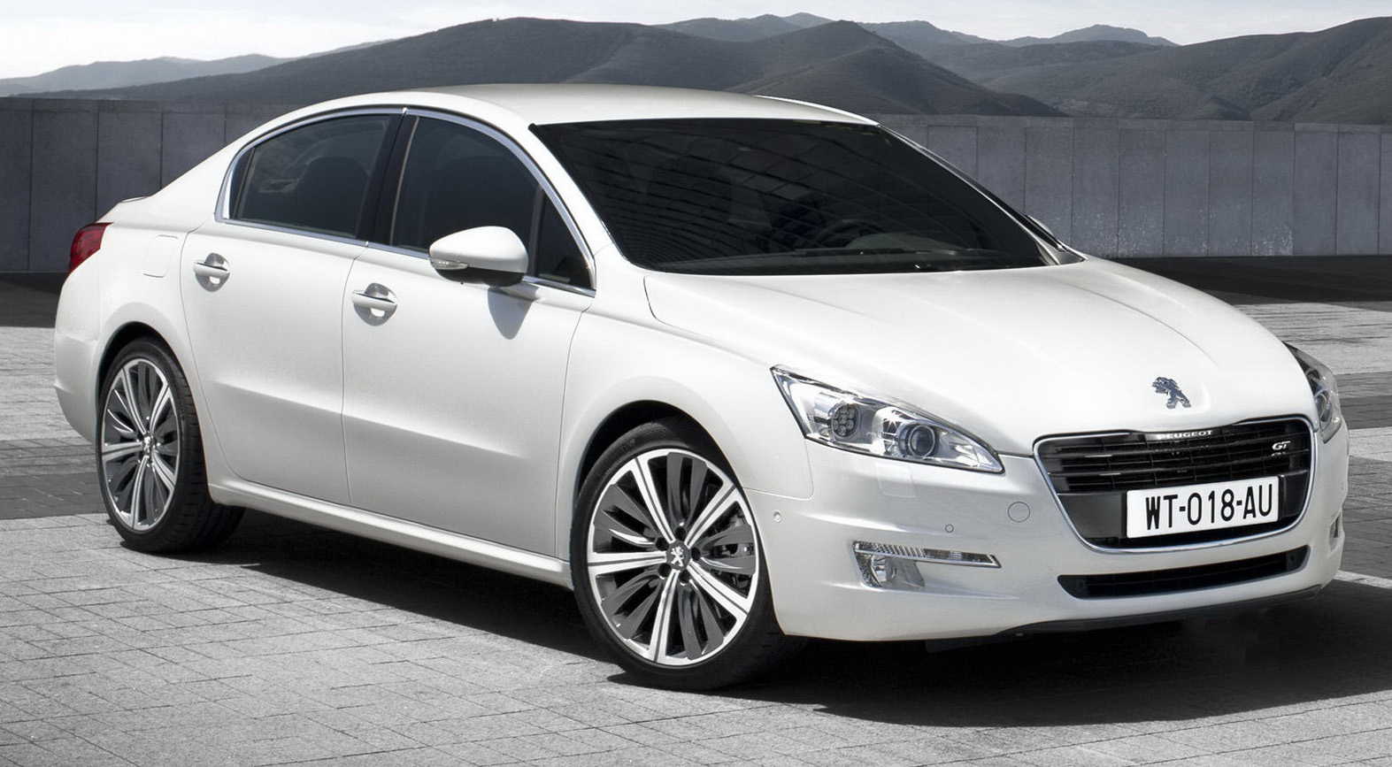 2011_peugeot_508_3-4de577f04bea6.jpg