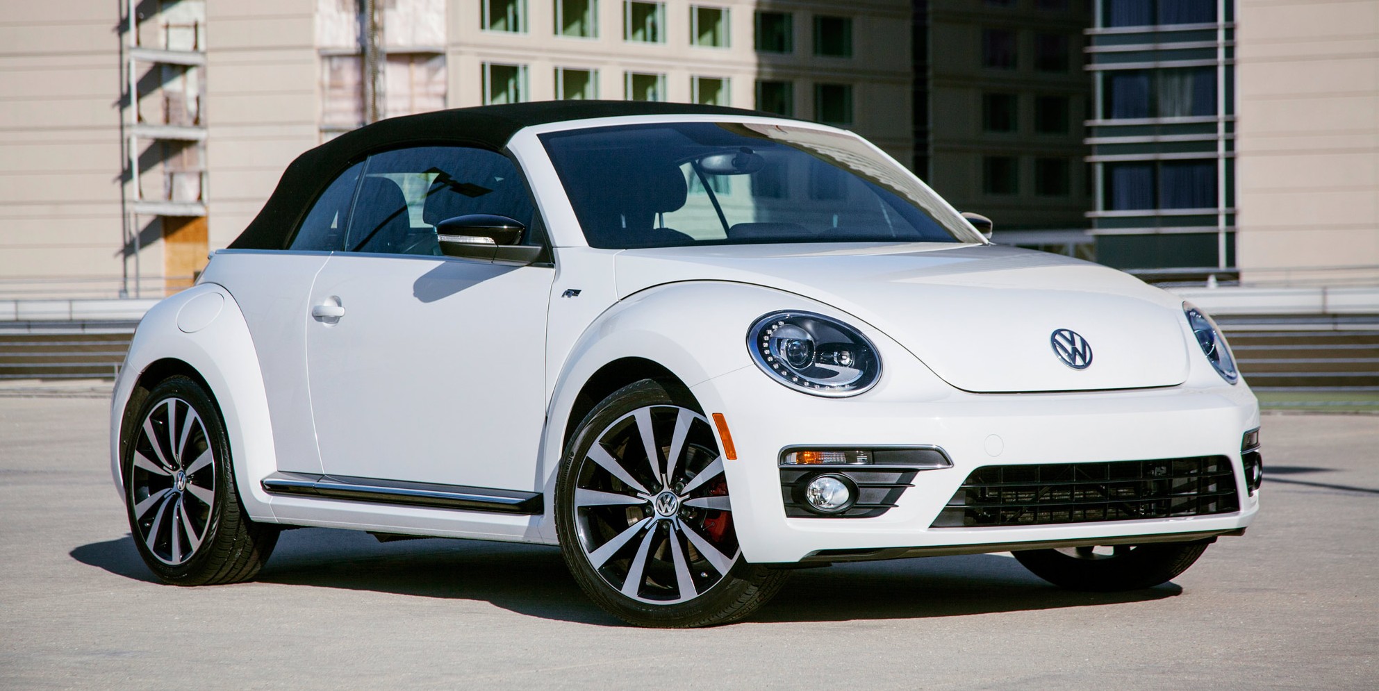 VW-Beetle-Convertible-R-Line-e1360172942917.jpg