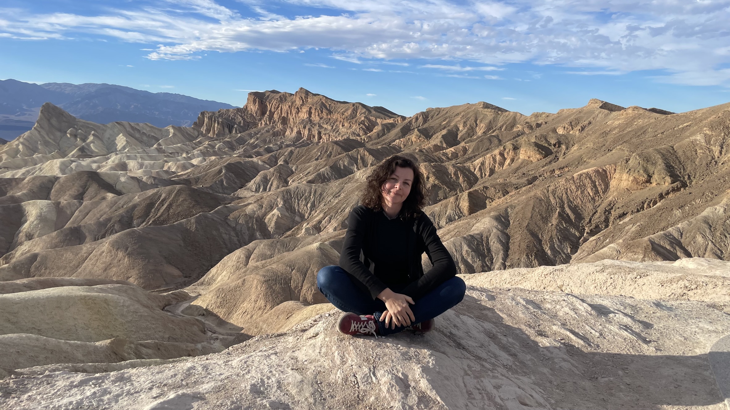 Death Valley - a Föld egyik legszárazabb és (nyáron) a legforróbb helye. Ez itt a Zabriskie Point. 