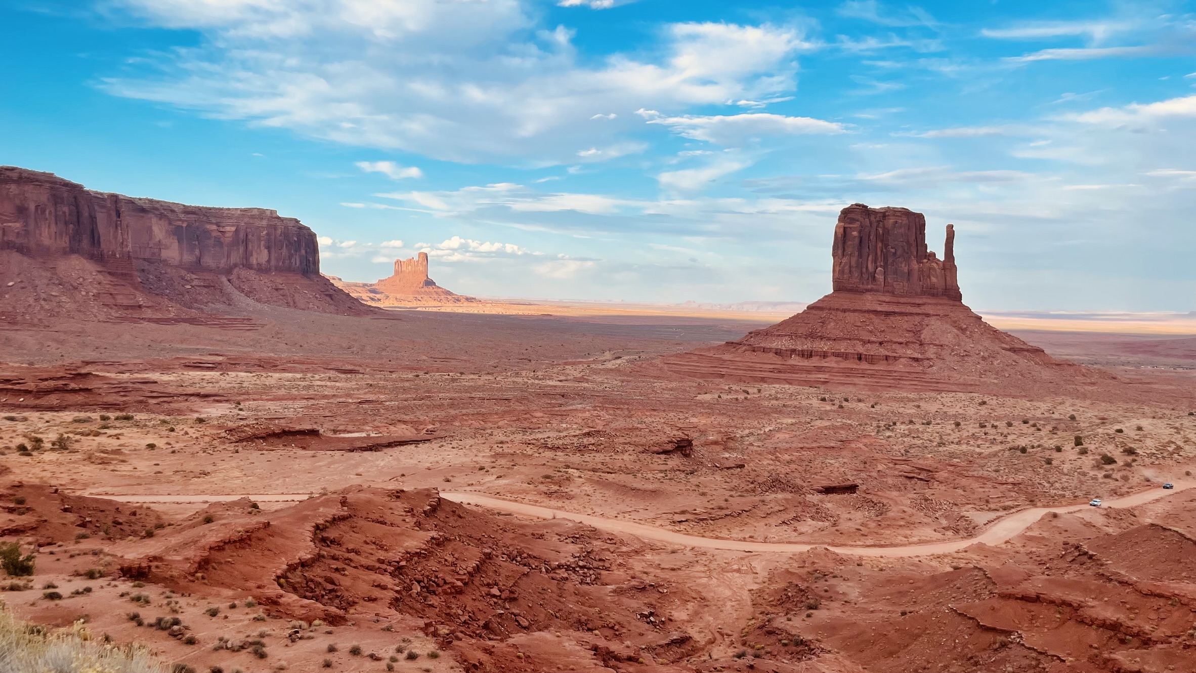 Monument Valley - vadnyugati filmekből ismerős lehet. 