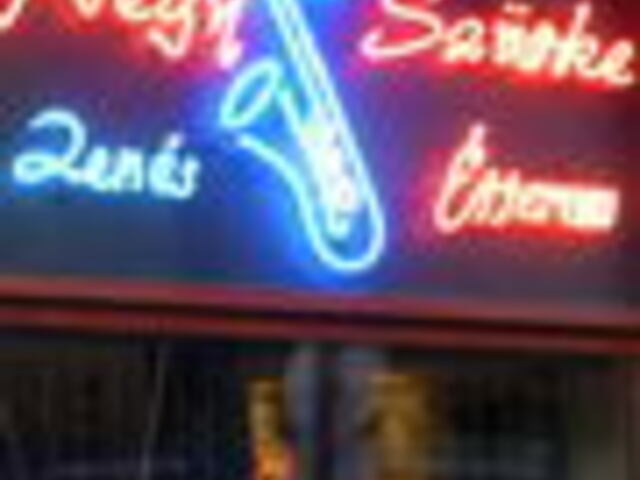 Négy szürke Music Pub