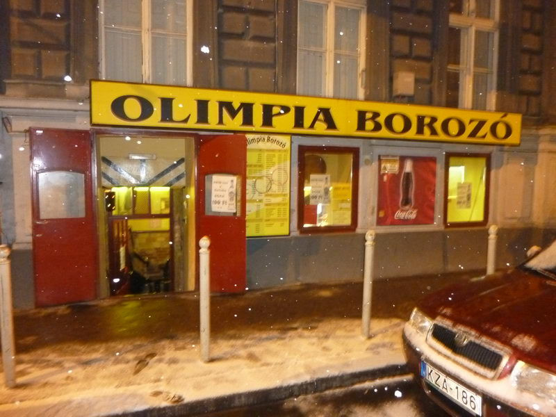 Nehéz mellette elmenni
