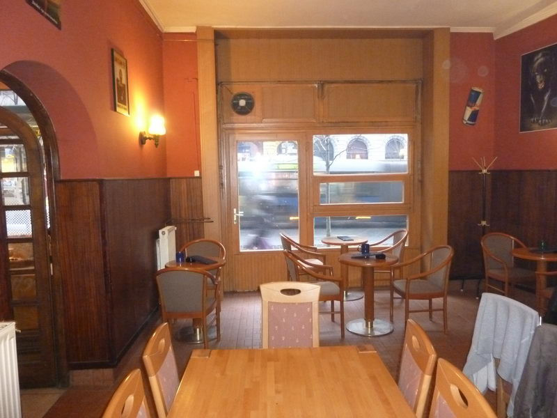 Különterem