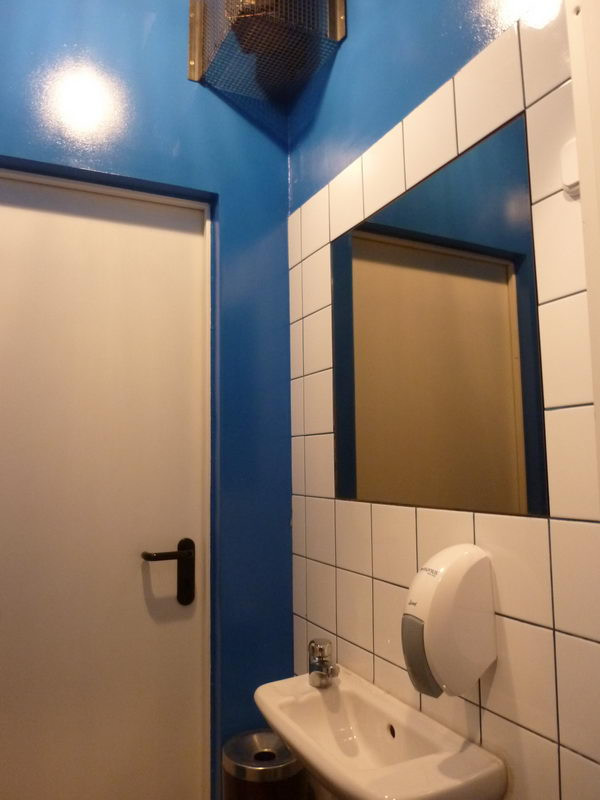 Még új