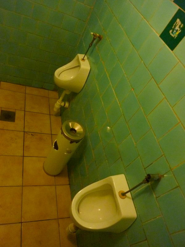 Több piszoár