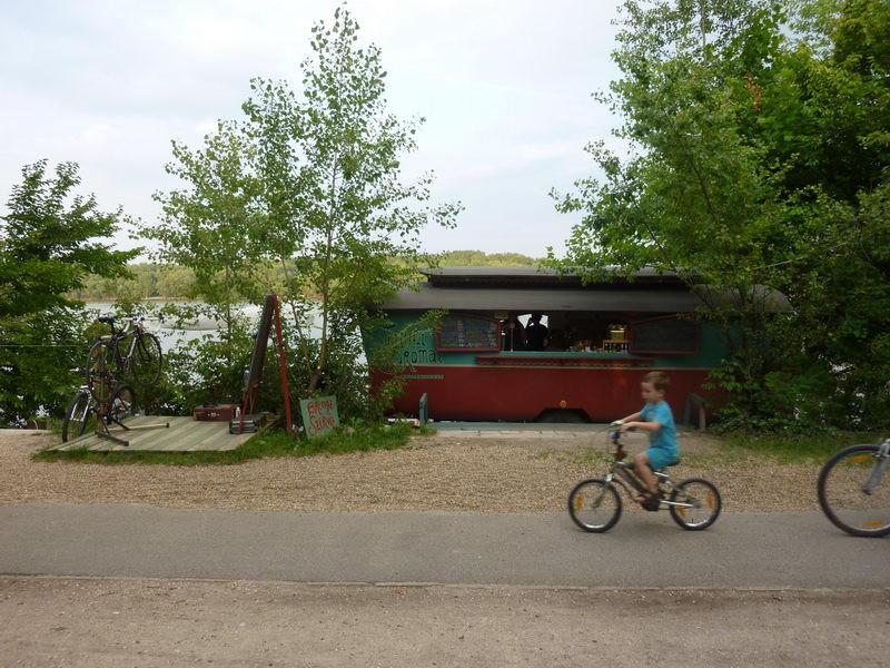 Bicikliút mellett