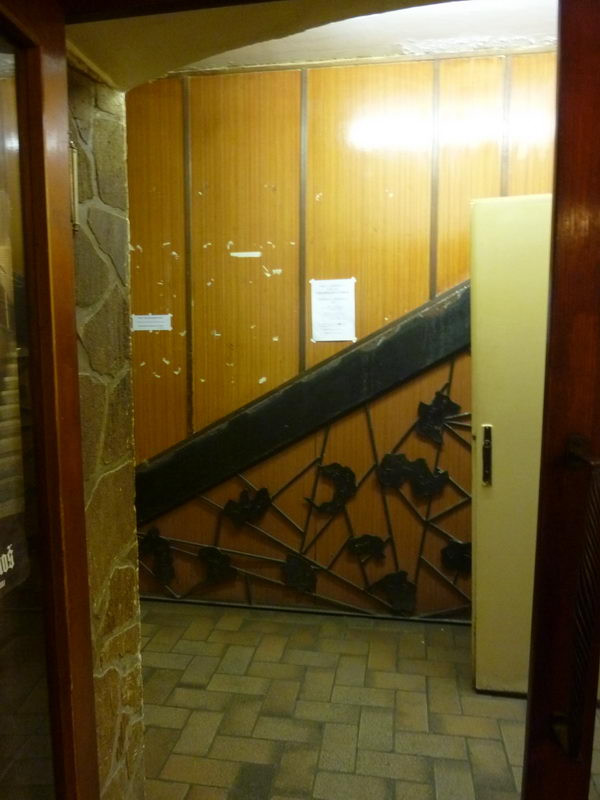Kocsmaajtó