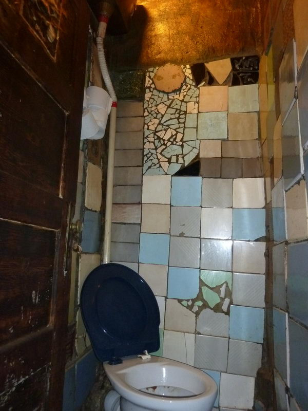 Csempézett