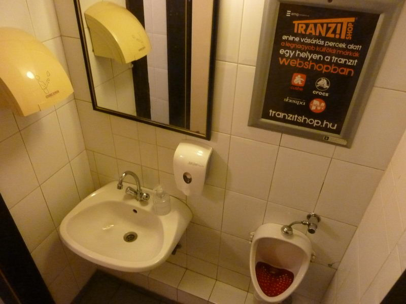 Furcsa szomszéd