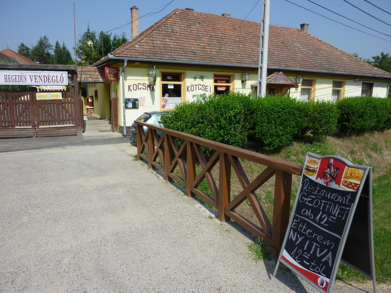Széles kapubejáró