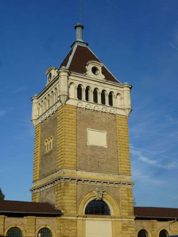 Útmutató torony