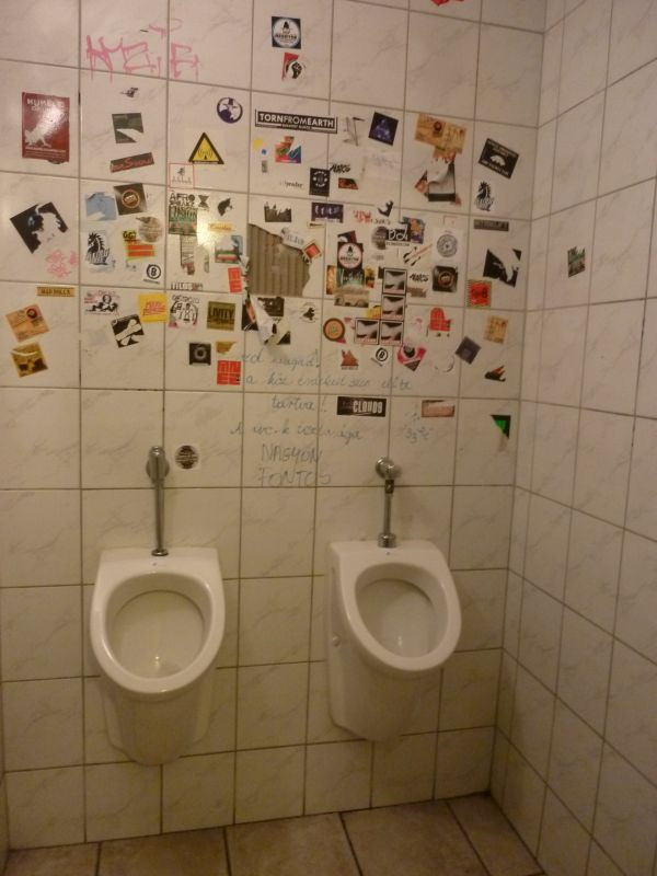 Van mit nézni