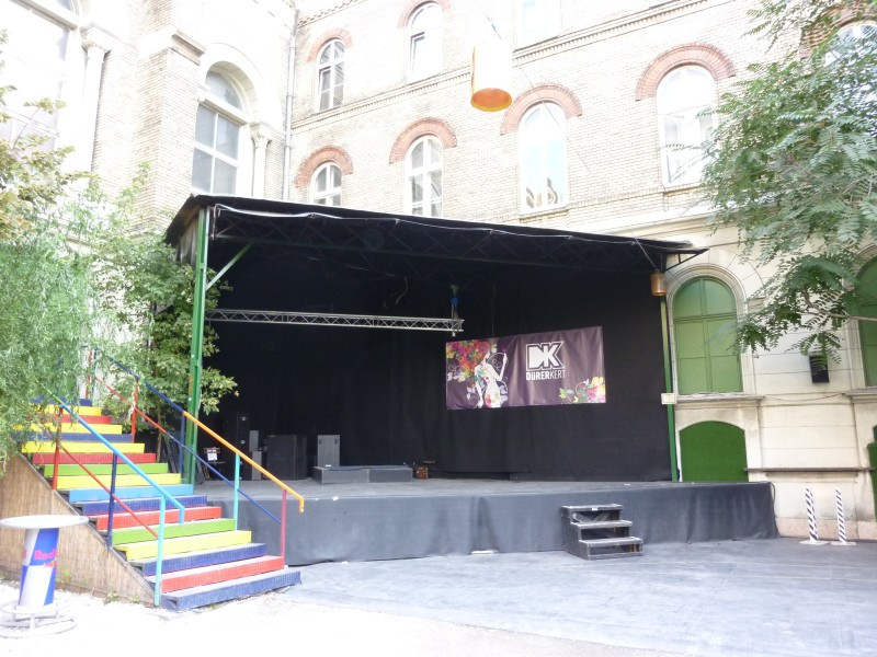 Szabadtéri színpad
