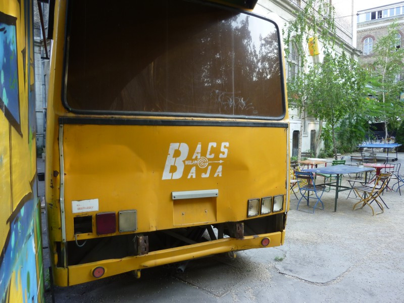 Buszt Bajáról