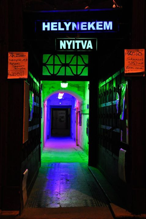 Nyitva