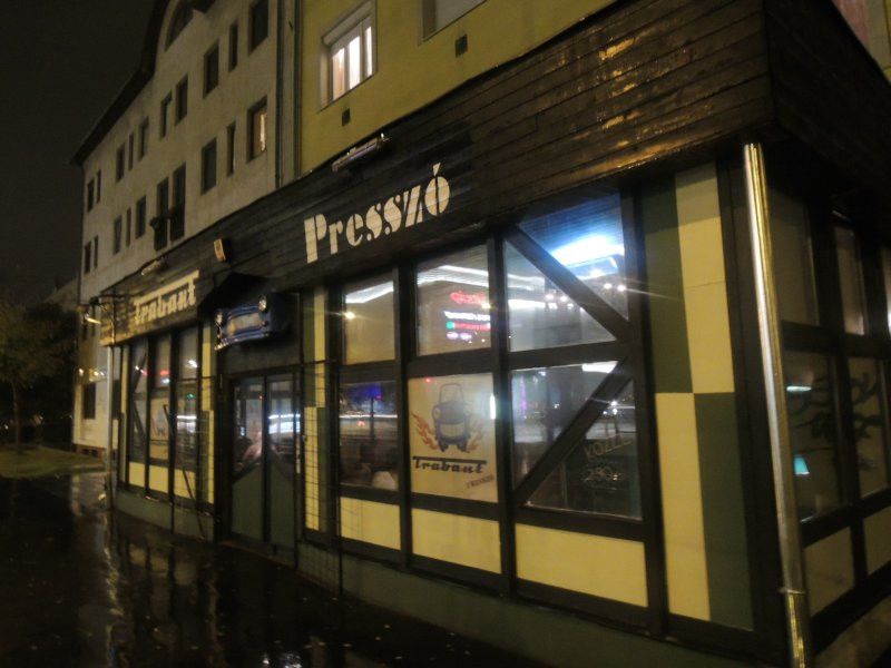 Kiszűrődő fények