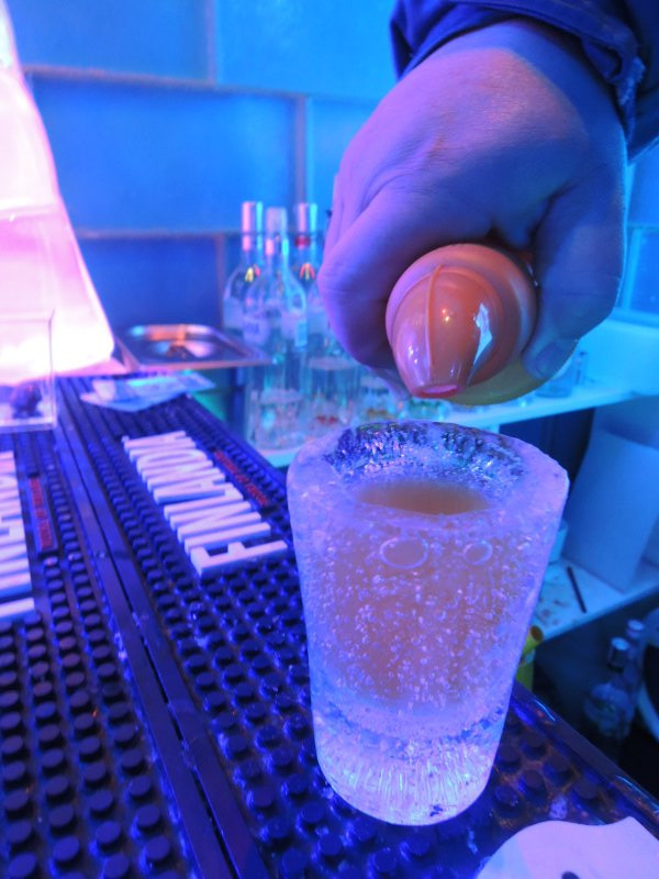 icebar024