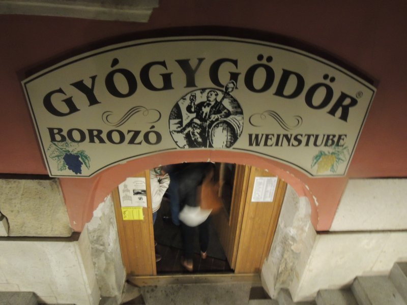 gyogygodor001