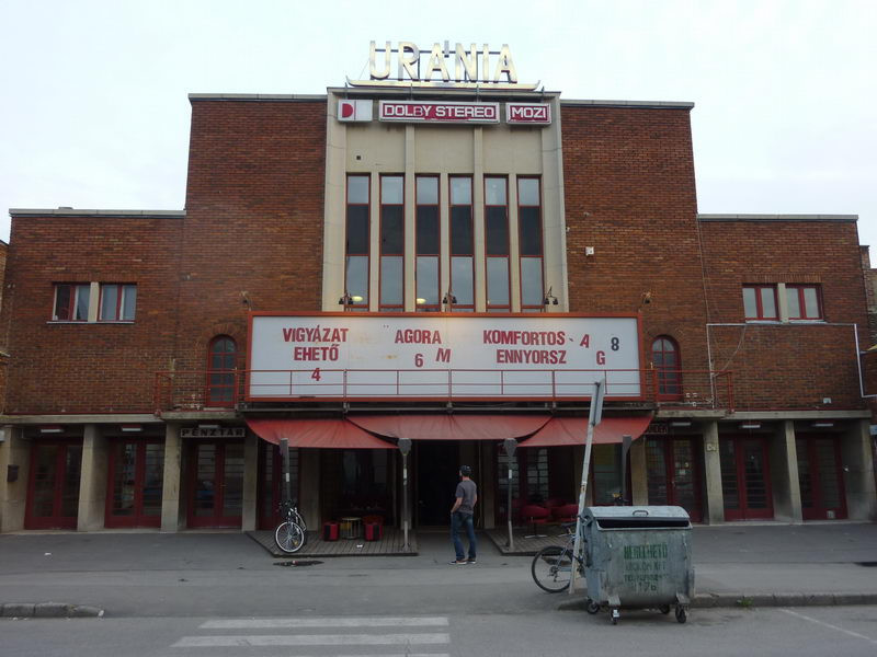 Dolby Stereo kocsma