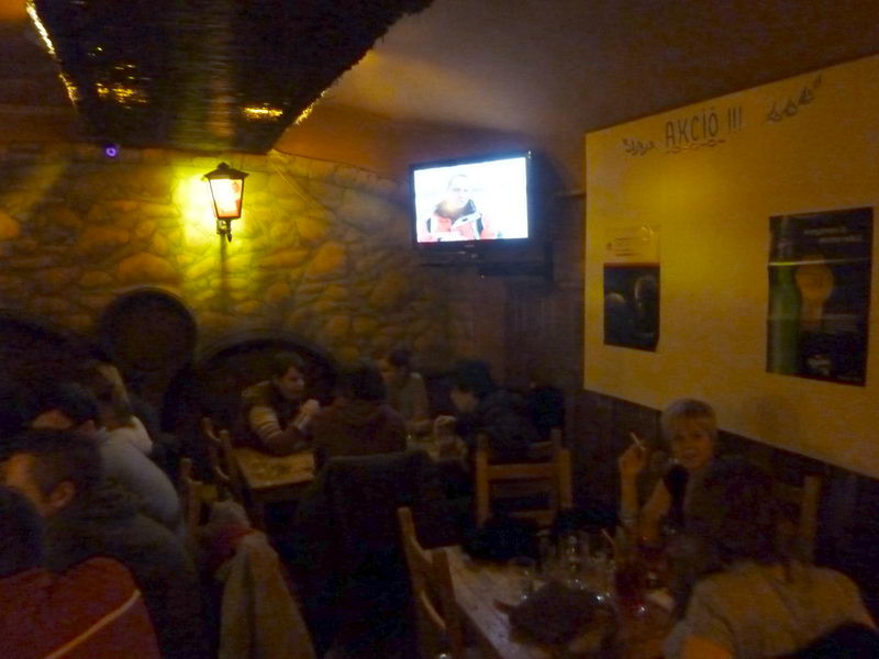 Szűkösen