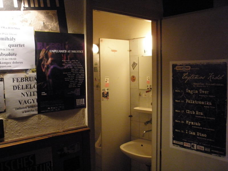 A wc ragacsos