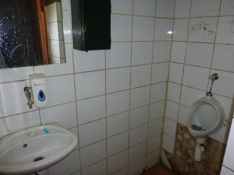 Nem szép, de van