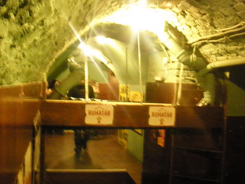 Kötelező ruhatár