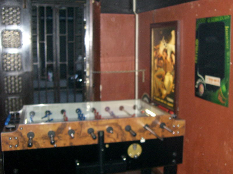 Magányos a csocsóasztal