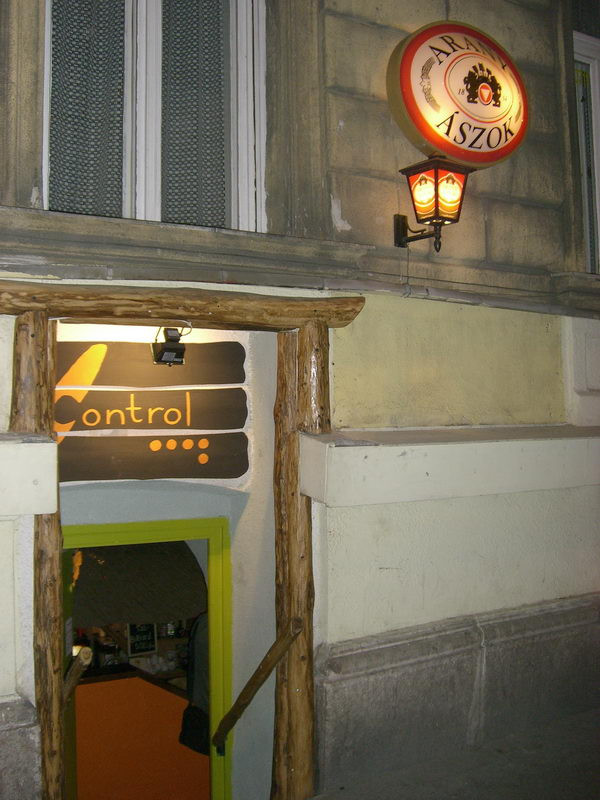 Örülhet a fentebb lakó