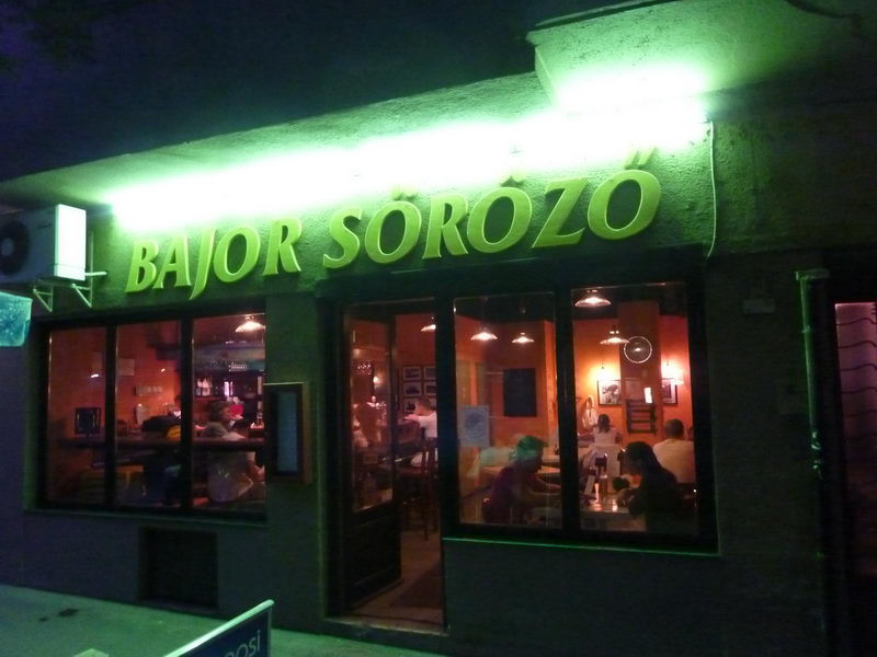 Mindenki bajor