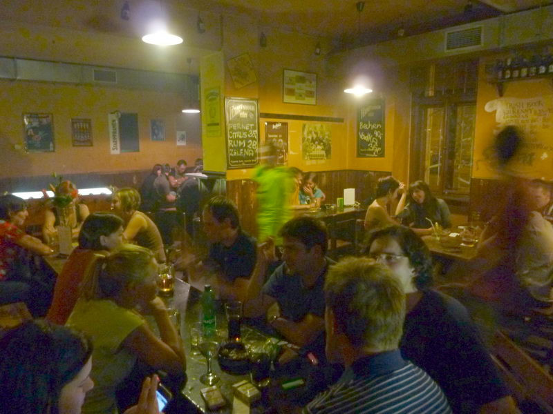Folyik az alkohol