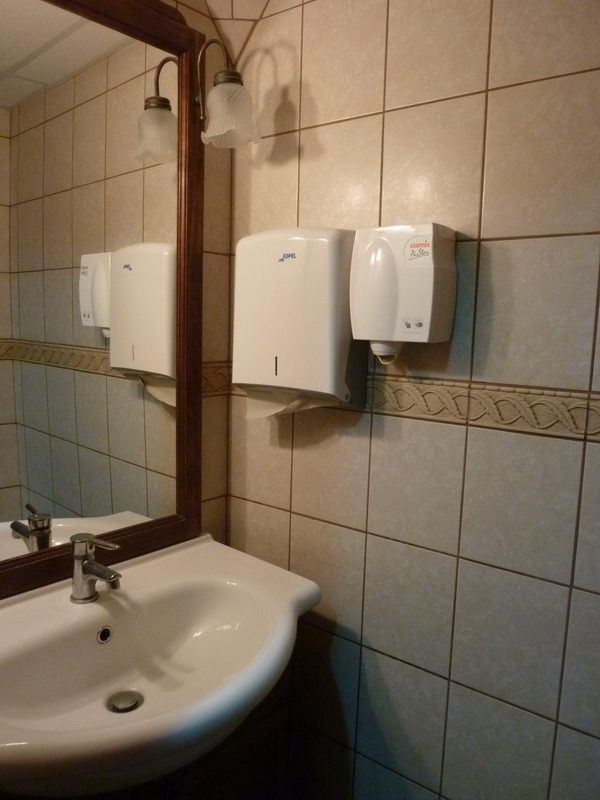 Mindenből jut