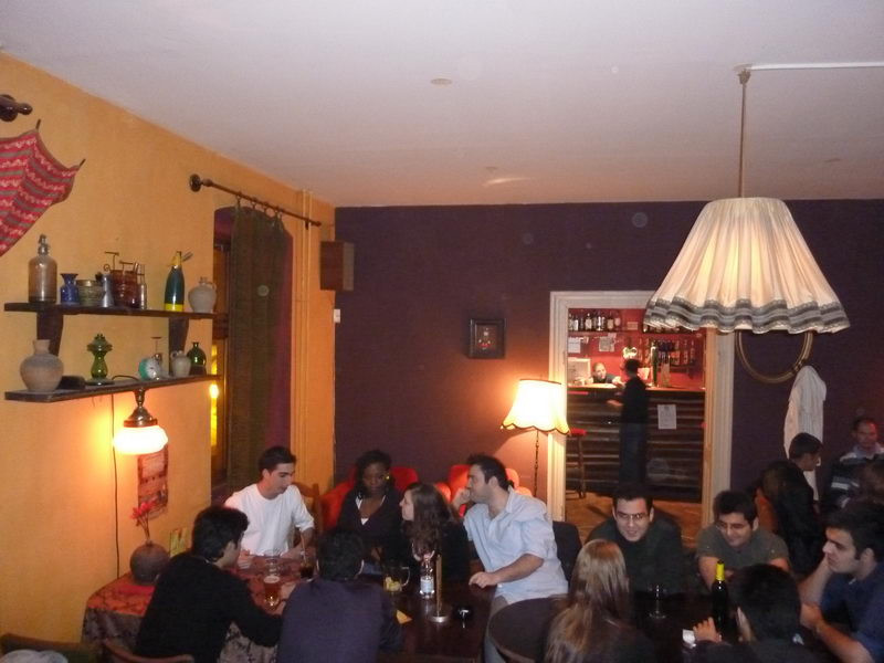 Távolban a pult