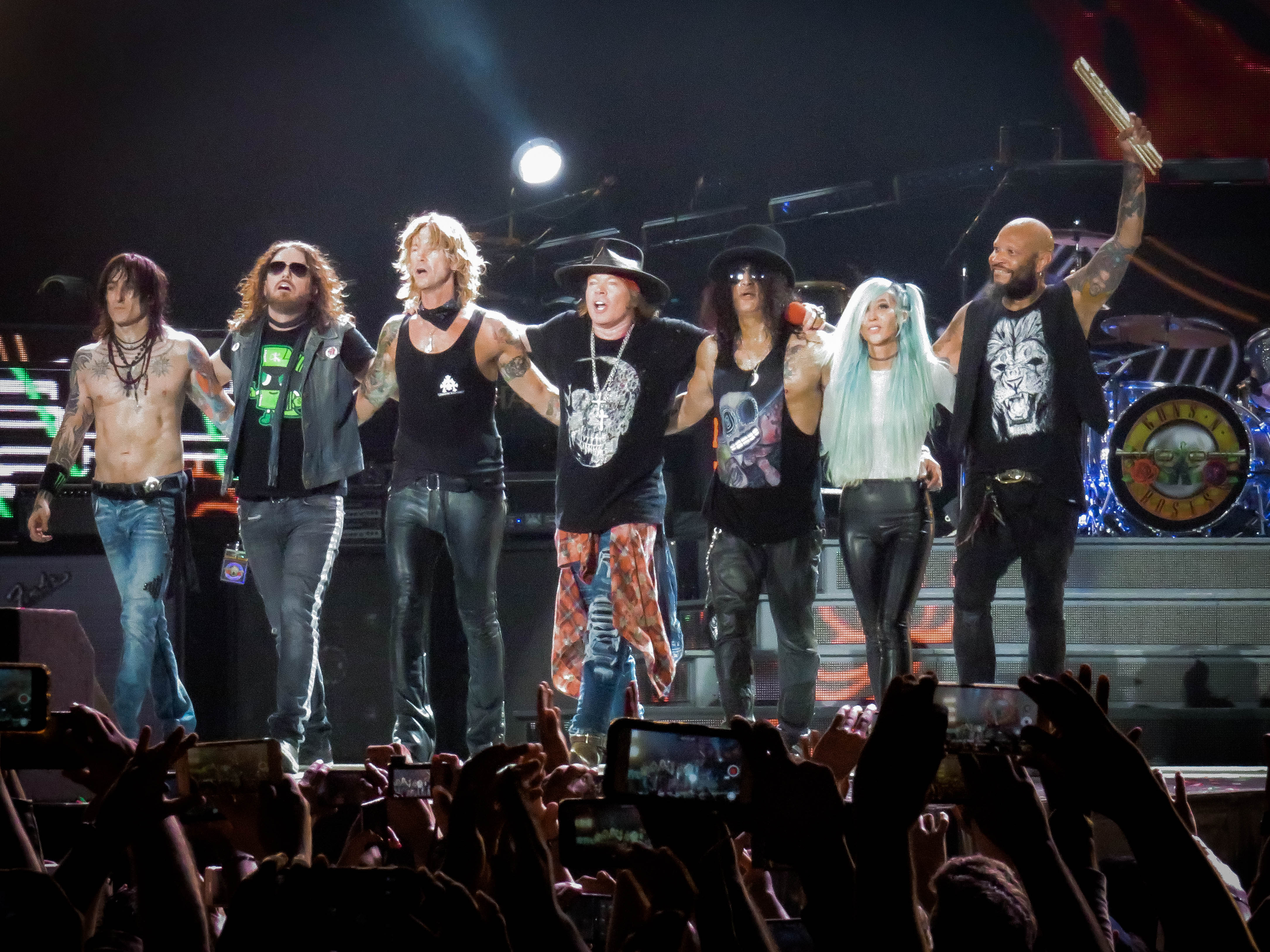 guns_n_roses_palacio_de_los_deportes_30-11-2016_31366316670.jpg