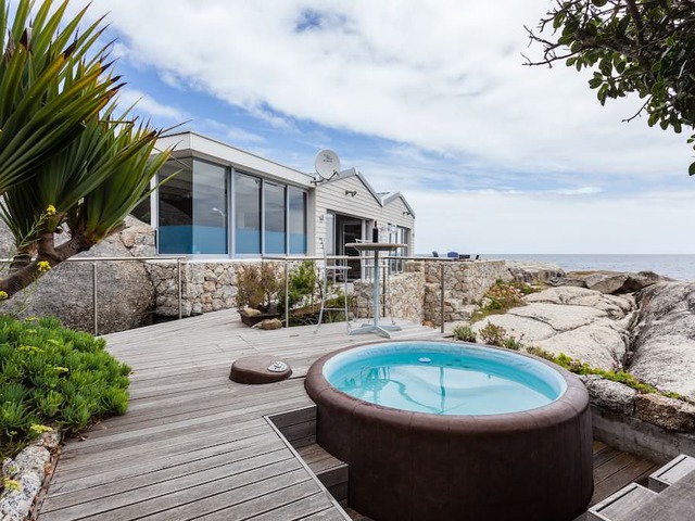 Az Airbnb csodája - Beach house Dél-Afrika szikláin