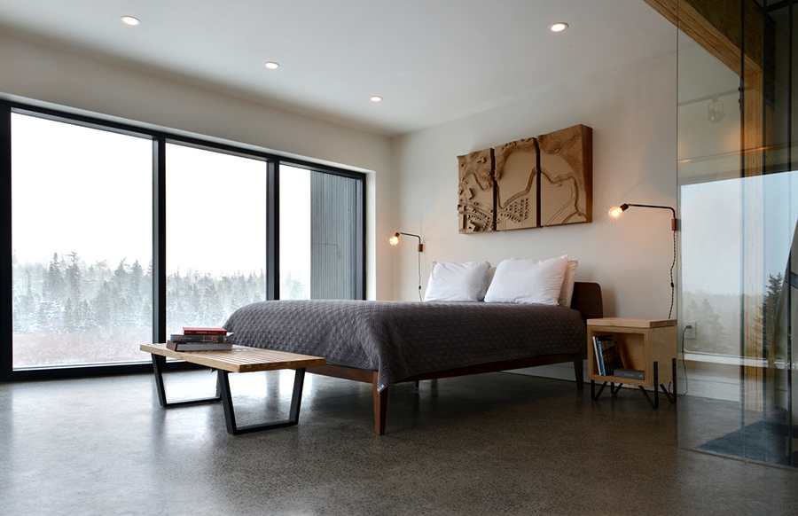 modern_bedroom_interior_design_with_view.jpg