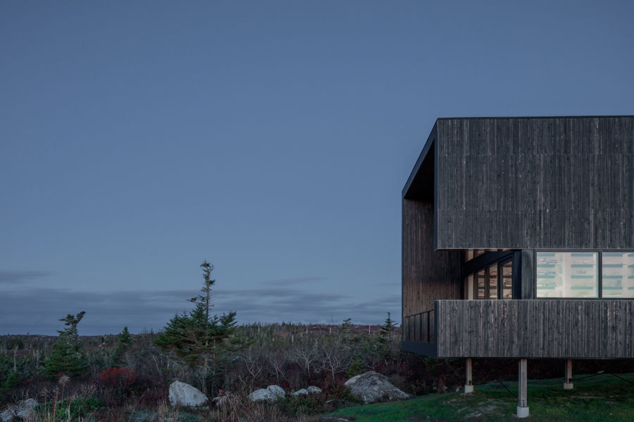 modern_house_in_nova_scotia.jpg