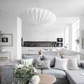 109 m2-es svéd lakás fehér konyhája