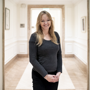 Cara Hunter: Nem azért írok gyermekáldozatokról, hogy sokkoljam az olvasót