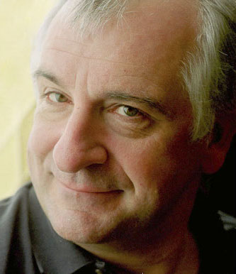 douglas_adams_portrait_cropped.jpg