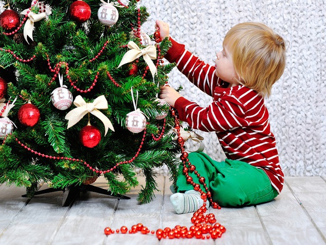 10 trendi karácsonyfadísz, amit kicsi gyerekekkel is elkészíthetsz